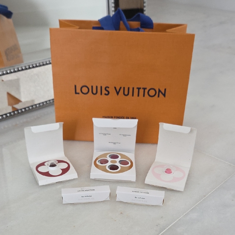 Louis Vuitton Luxury Sampling Set NEW!!!